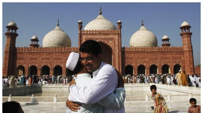 What are the well being results of hugging on Eid?