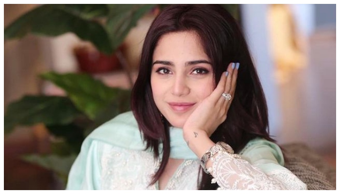 I couldn't even lift a glass near me, my hair started falling out, I started gaining weight because I was taking 12 pills every morning: Singer__Photo: Instagram/Aima Baig
