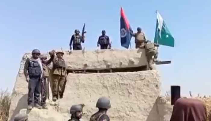 سنائپرز کے ذریعے دشمن کو دور سے ٹارگٹ کر کے پولیس کے دستے آگے بڑھیں گے: پولیس۔ اسکرین گریب