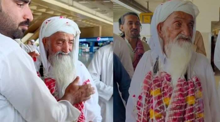 Elders seen with sticks in Prophet’s mosque returned to Pakistan