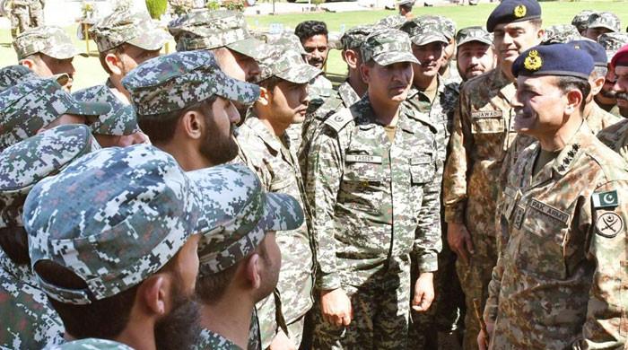 Military Chief celebrates Eid-ul-Fitr with troopers posted on Afghan border