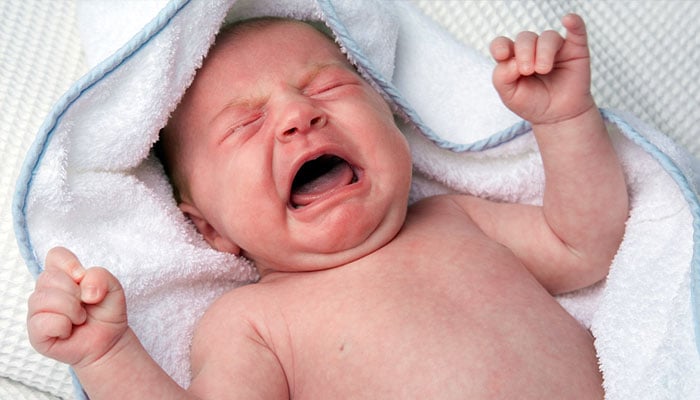کسی بھی بچے کا پیدائش کے بعد فوری رونا بہت ضروری ہے کیوں کہ اس کا مطلب یہ ہے کہ بچہ سانس لینے کے قابل ہے/فوٹوفائل
