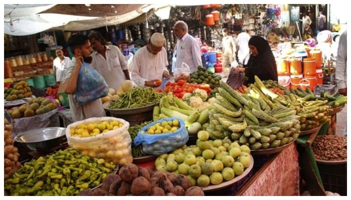 In the recent week, prices of 21 commodities rose, 7 fell and 23 remained stable: Bureau of Statistics - Photo: File