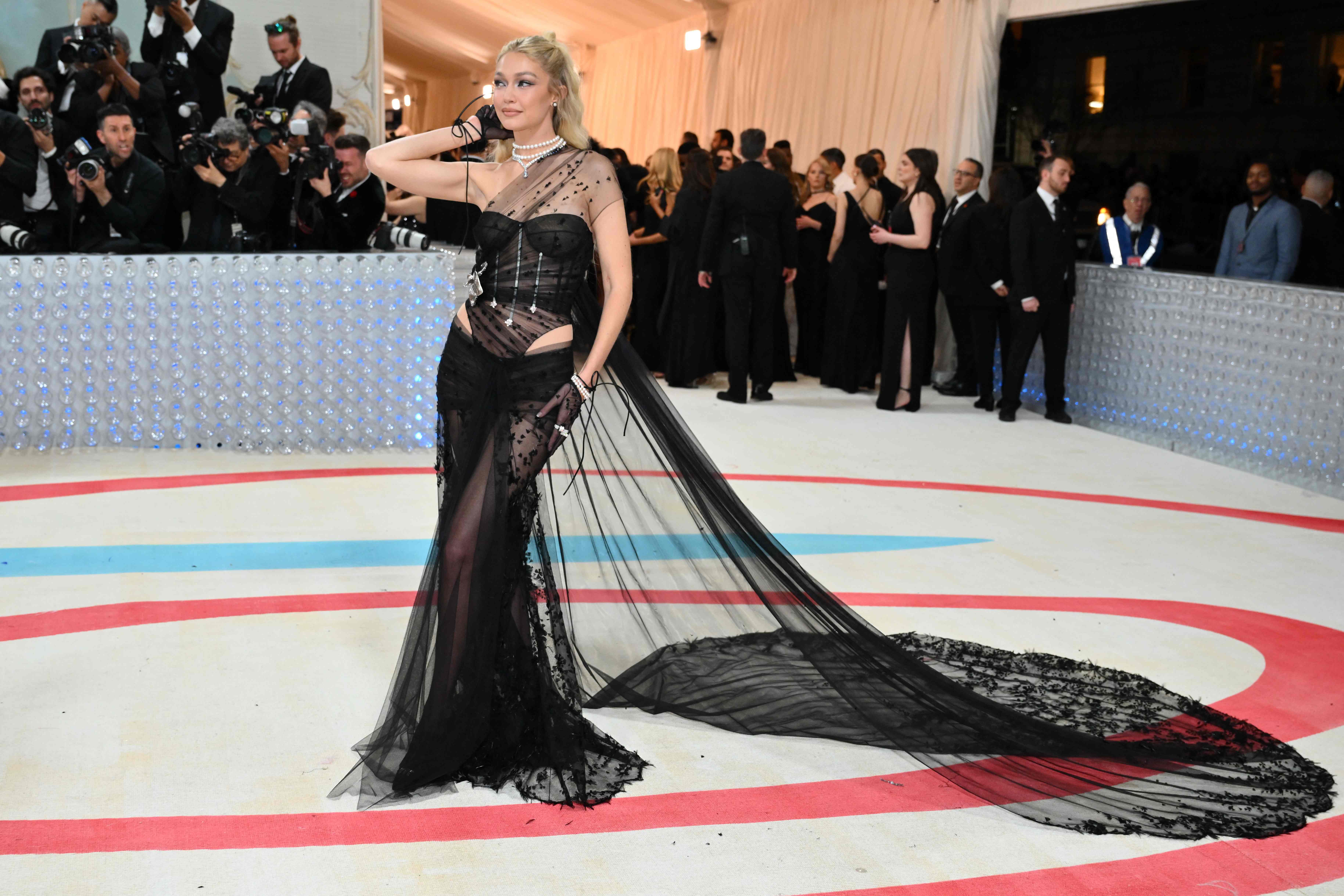 American model Gigi Hadid in a beautiful style at the event - Photo: AFP
