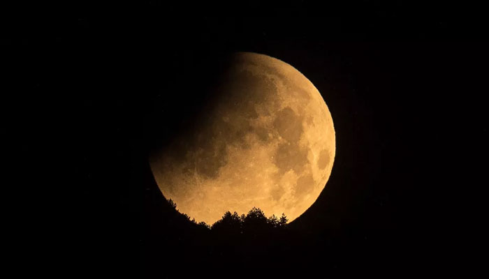 چاند گرہن کا نظارہ پاکستان میں بھی کیا جائے گا / اے ایف پی فوٹو
