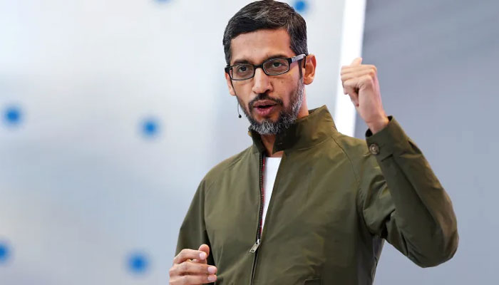 گوگل کے سی ای او سندر پچائی کانفرنس سے خطاب کرتے ہوئے / رائٹرز فوٹو