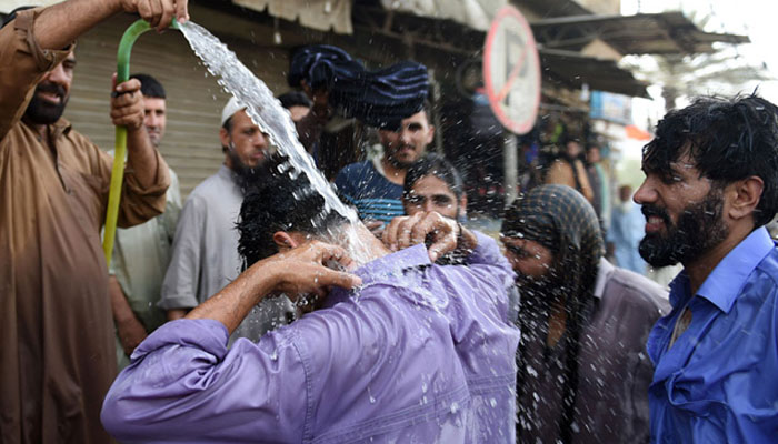 کراچی میں آئندہ تین روز کے دوران موسم گرم اور مرطوب رہے گا: محکمہ موسمیات/ فائل فوٹو