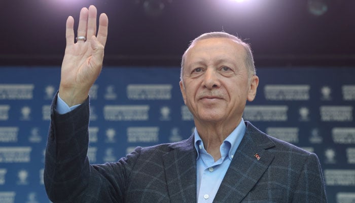 صدر اردوان 53.15 فیصد ووٹ لیکر آگے ہیں، اپوزیشن امیدوار کمال قلیچ دار اوغلو 46.85 فیصد ووٹ حاصل کرسکے: ترک میڈیا — فوٹو:فائل
