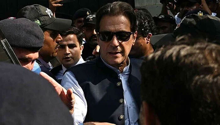 ڈی آئی جی کامران عادل کی سربراہی میں بننے والی جے آئی ٹی نے عمران خان کو طلب کیا ہے: ذرائع— فوٹو:فائل