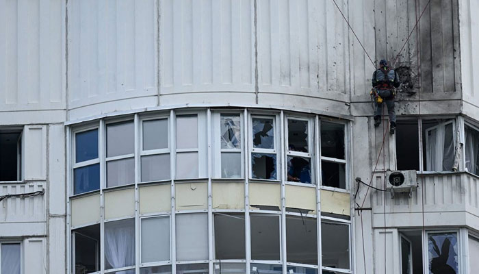 ڈرون حملے میں متعدد عمارتوں کو نشانہ بنایا گیا۔—فوٹو: سی این این