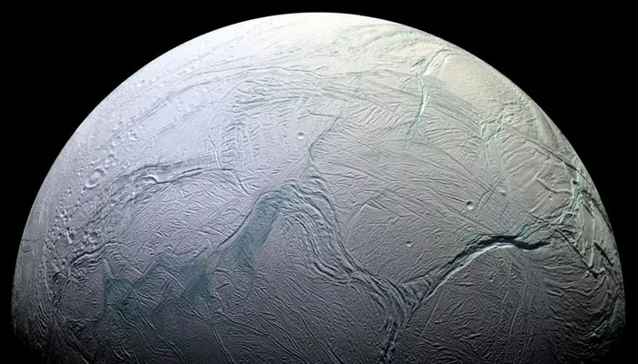 زحل کا چاند Enceladus / فوٹو بشکریہ ناسا