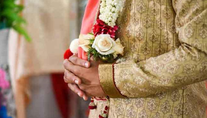 رخصتی کے وقت دلہن کے گھر والوں نے مطالبات رکھے اور تشدد بھی کیا، 24 گھنٹے یرغمال بنائے رکھا، دلہا کے والد کا الزام— فوٹو:فائل