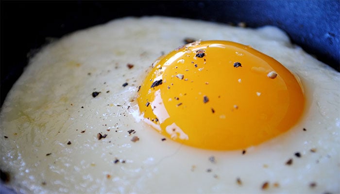 انڈے صحت کے لیے کس حد تک مفید ہوتے ہیں / فائل فوٹو