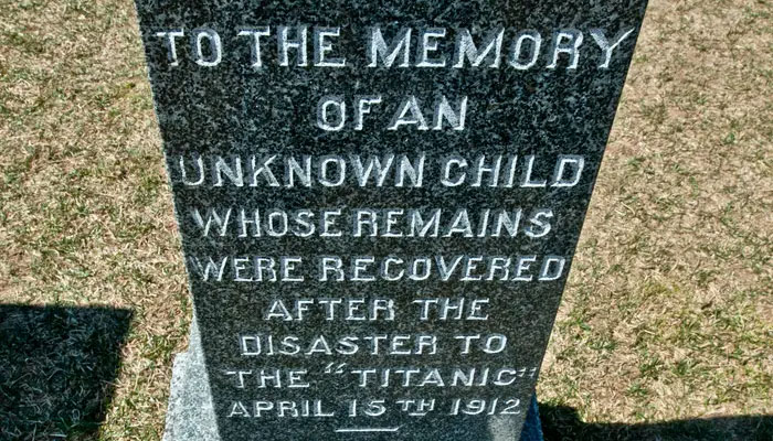 حادثے میں ہلاک ایک بچے کی شناخت لگ بھگ 100 سال بعد ہوئی / اے ایف پی فوٹو