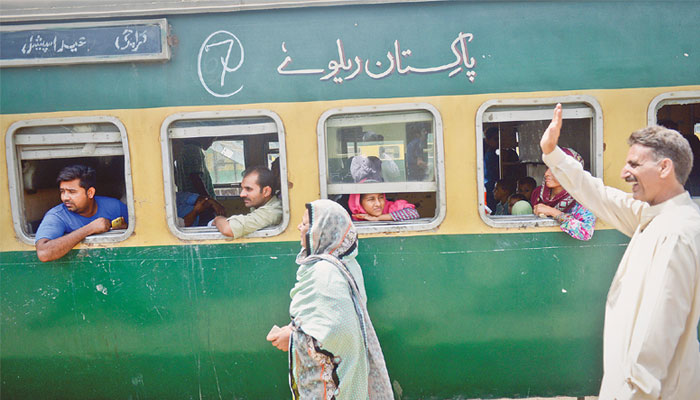 کوئٹہ،کراچی اور لاہور سے 3 اسپیشل ٹرینیں چلیں گی جس میں پہلی عید اسپیشل ٹرین کوئٹہ سے پشاور کیلئے 26 جون کو روانہ ہوگی/ فائل فوٹو