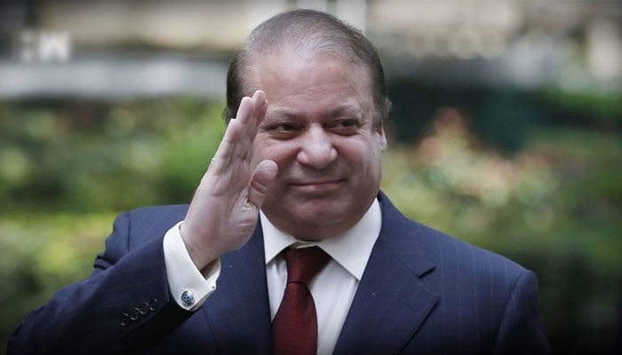 نواز شریف کی وطن واپسی کے راستے میں حائل قانونی الجھنوں کو سلجھانے کے لیے مشورے جاری ہیں: ذرائع۔ فوٹو فائل