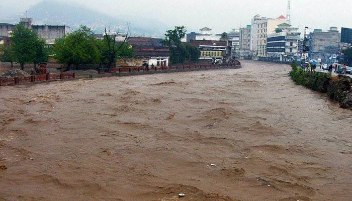 محکمہ موسمیات نے کل سے 10 جولائی تک دریائے چناب، ستلج اور راوی سے متصل علاقوں میں تیزبارش کی پیش گوئی ہے/ فائل فوٹو