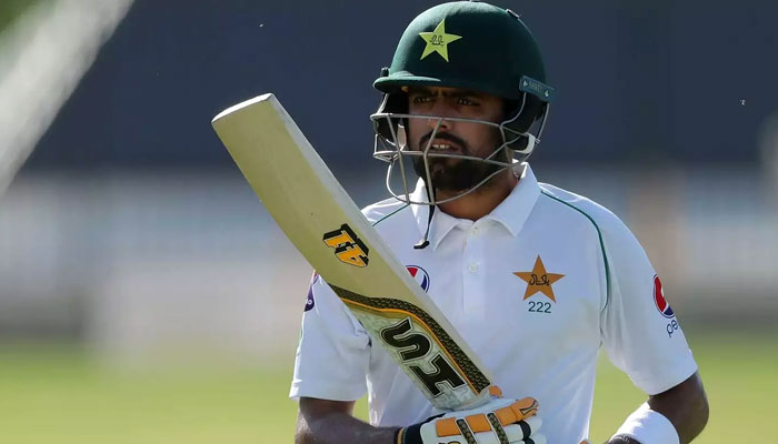 پاکستان کرکٹ ٹیم نے آخری پندرہ ماہ کے دوران 10 ٹیسٹ کھیلے ہیں، جس میں قومی ٹیم کو بابر اعظم کی قیادت میں صرف ایک فتح مل سکی— فوٹو: فائل