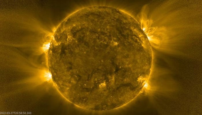 سورج کی 18 مئی 2022 کو کھینچی گئی ایک تصویر / فوٹو بشکریہ یورپین اسپیس ایجنسی