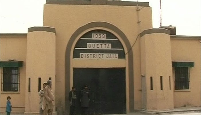 بلوچستان میں 4 سینٹرل جبکہ 8 ڈسٹرکٹ جیلیں واقع ہیں جہاں 3 ہزار سے زائد افراد قید ہیں، صوبے کی 12 میں سے 10 جیلوں میں ڈاکٹرز تعینات ہی نہیں— فوٹو: فائل