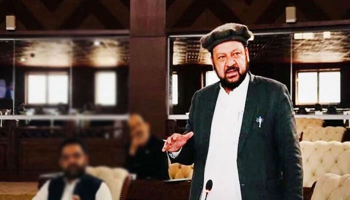 فوٹو: نومنتخب وزیراعلیٰ حاجی گلبر خان فائل