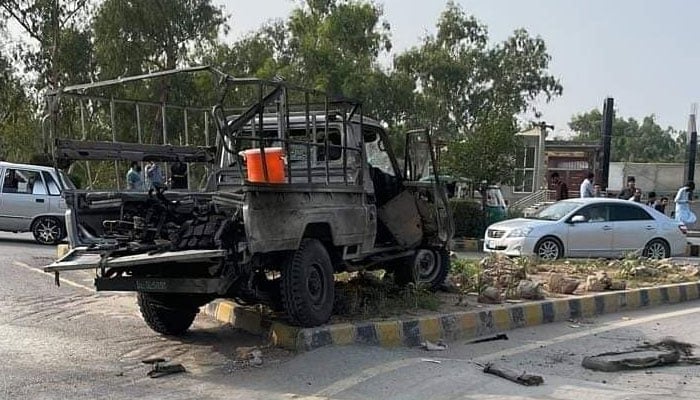 ایس پی کینٹ وقاص رفیق نے خود کش دھماکے کی تصدیق کی ہے جو سکیورٹی فورسز کی گاڑی کے قریب ہوا ہے— فوٹو: سوشل میڈیا