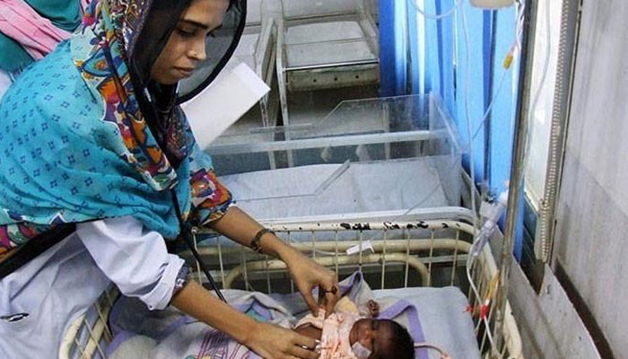 ایک ماہ کے دوران انتقال کرنے والے بچوں کی تعداد 93 ہوگئی: محکمہ صحت سندھ— فوٹو:فائل