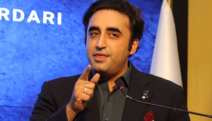 وزیر خارجہ نے کراچی چیمبر میں تاجروں سے خطاب کیا،فوٹو: فائل