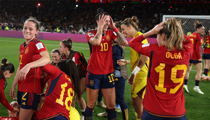 اسپین اور انگلینڈ کے درمیان فیفا ویمن ورلڈ کپ 2023 کا فائنل دیکھنے کیلئے 82 ہزار 500 شائقین اسٹیڈیم میں موجود تھے — فوٹو: فیفا