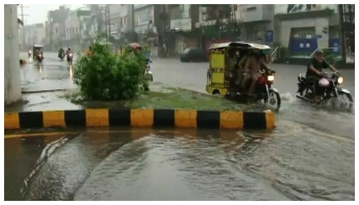 لاہور میں بارش کا سلسلہ مزید 2 روز تک جاری رہنے کا امکان ہے: محکمہ موسمیات__فوٹو: فائل