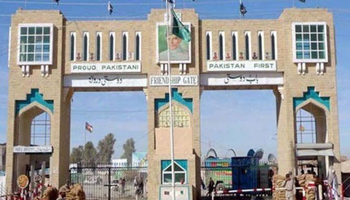 پاکستانی فوجیوں نے مسافروں کی موجودگی کی وجہ سے تحمل کا مظاہرہ کیا اور کسی بڑے نقصان سے بچنے کیلئے کوئی فائرنگ نہیں کی: آئی ایس پی آر— فوٹو:فائل