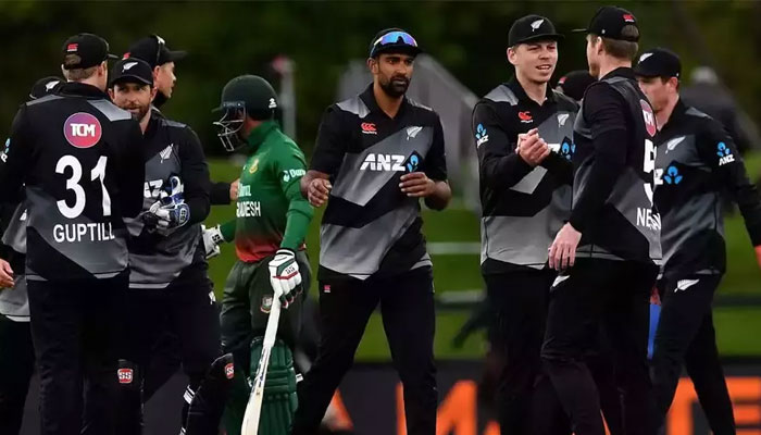 چنئی میں کھیلے جارہے میچ میں نیوزی لینڈ کے کپتان کین ولیمسن نے ٹاس جیت کر بنگلادیش کو پہلے بیٹنگ کی دعوت دی/فوٹوفائل