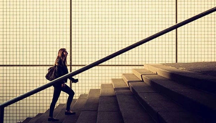 سیڑھیاں چڑھنے سے دل کی صحت کو فائدہ کیوں ہوتا ہے / فائل فوٹو
