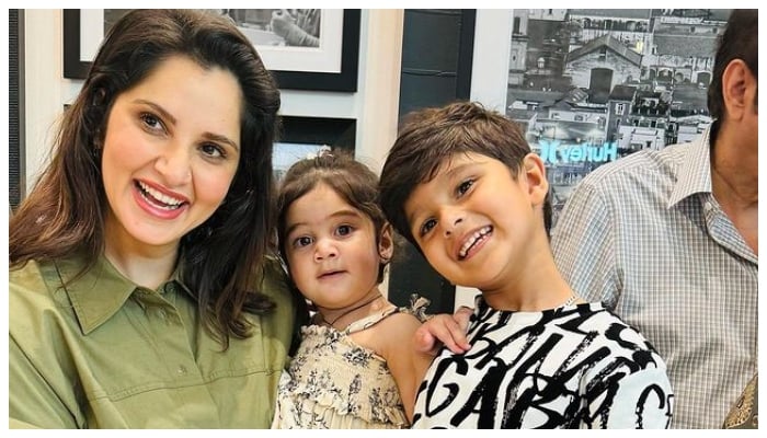 میرے گرد چاہے جتنی بھی تاریکی ہو تمھاری مسکراہٹ اسے بہتر بنا دیتی ہے: ثانیہ مرزا__فوٹو: سوشل میڈیا/ثانیہ مرزا