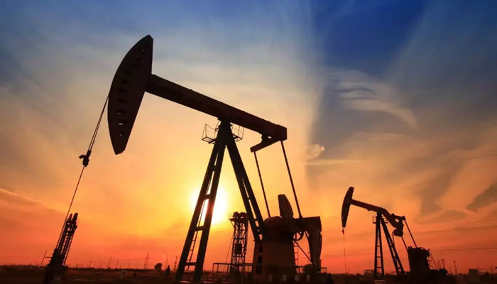 تیل کی پیداوار میں کمی کی پالیسی کا اطلاق جولائی 2023 میں ہوا تھا اور اس میں دسمبر 2023کے آخر تک توسیع کی گئی تھی/ فائل فوٹو