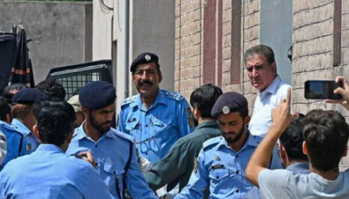 شاہ محمود قریشی کی اہلخانہ سے ملاقات میں وکلا بھی موجود تھے: جیل حکام/ فائل فوٹو