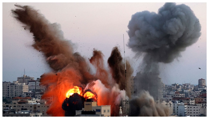 اسرائیلی آرمی چیف نے جنوبی غزہ میں شدت سے حملوں کی تصدیق کی اور اسرائیل نے ان حملوں میں فضائیہ کی مدد لینے کا بھی اعلان کیا ہے__فوٹو: غیر ملکی میڈیا