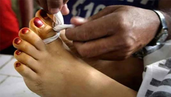 یہ واقعہ چکی لوہاراں میں پیش آیا جہاں ملزم کی بھابھی اور اس کی بہن کے درمیان گھریلو جھگڑا ہوا جس پر ملزم نے طیش میں آکر فائرنگ کردی/ فائل فوٹو