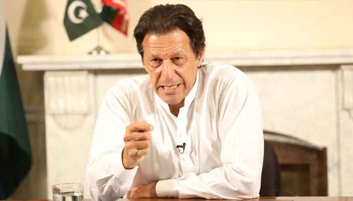 مسلم لیگ ن کے میاں نصیر کی جانب سے عمران خان کے کاغذات نامزدگی پر اعتراض دائر کیا گیا ہے۔ فوٹو فائل