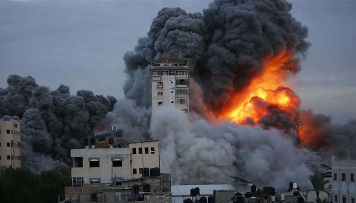 اسرائیل نے وسط دسمبر تک غزہ کے رہائشی علاقوں پر 29 ہزار بم گرائے، غزہ کی تباہی جدید ریکارڈ میں بدترین تباہی بن رہی ہے: امریکی اخبار— فوٹو: فائل