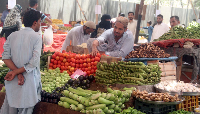 رواں ہفتے پاکستان میں مہنگائی کی شرح میں0.81 فیصد کا اضافہ ہوا: ادارہ شماریات— فوٹو:فائل