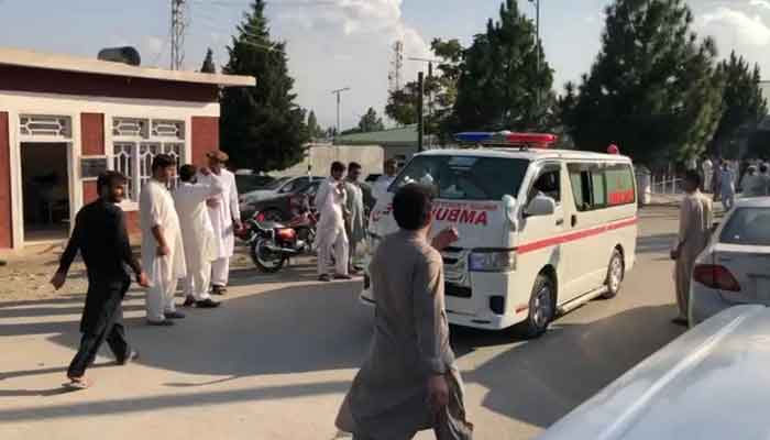 حملہ آوروں نے پاراچنار سے پشاور جانے والی دو گاڑیوں کو نشانہ بنایا، 3 افراد زخمی بھی ہوئے: ڈی پی او. فوٹو جیو نیوز