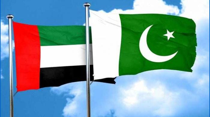 پاکستان کی متحدہ عرب امارات سے 2 ارب ڈالر کا قرض رول اوور کرنے کی درخواست