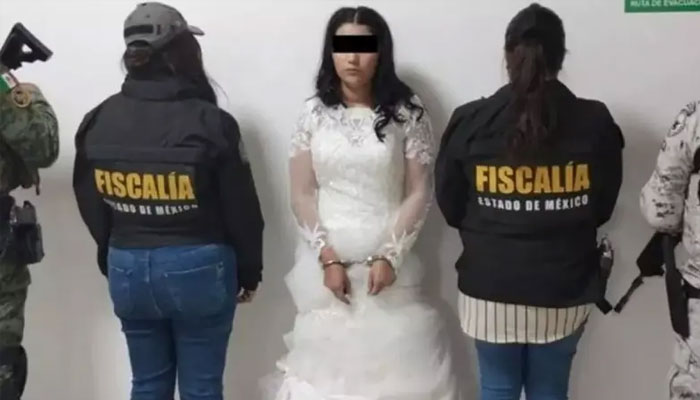 میکسیکو کی پولیس نے ایک نوبیاہتا جوڑے کی شادی کے روز ہی تقریب میں دھاوا بول دیا/ فوٹو بشکریہ عرب میڈیا