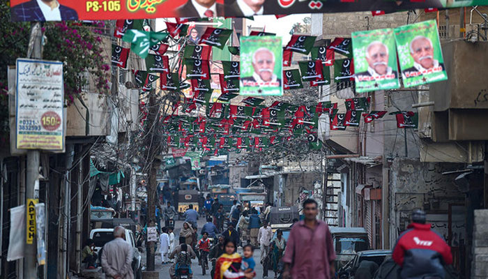 لیہ سے پرانے سیاست دان نیاز احمد جھکڑ نے انتخابی سیاست سے کنارہ کشی اختیار کرکے اپنے صاحبزادے اویس نیاز جکڑ کو لیہ سے اپنے قومی اسمبلی کے انتخابی حلقے میں اُتارا ہے/ فائل فوٹو