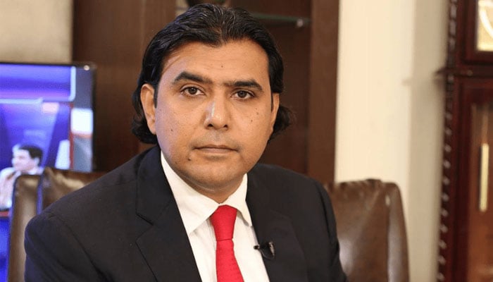 افسوس ہوا پی ٹی آئی امیدوار علی بخاری کو حلقہ 48 اسلام آباد کی سیٹ ہرا دی گئی جب کہ وہ واضح جیتے ہوئے تھے: کھوکھر—فوٹو: ٹوئٹر