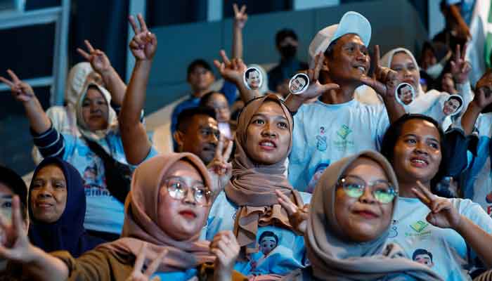 17 ہزار جزائر پر مشتمل ملک انڈونیشیا میں 20 کروڑ سے زائد ووٹر انتخابی عمل میں حصہ لے رہے ہیں— فوٹو رائٹرز۔