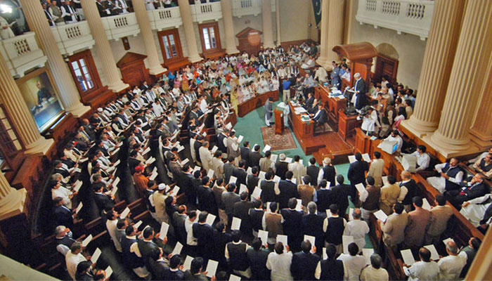 پنجاب اسمبلی میں حکومت سازی کیلئے تحریک انصاف کے حمایت یافتہ 2 آزاد ارکان سمیت اب تک 16 نومنتخب آزاد ایم پی ایز مسلم لیگ ن میں شامل ہوچکے ہیں— فوٹو: فائل