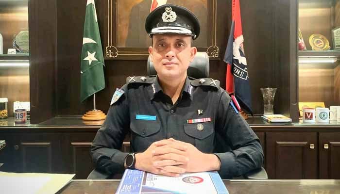 آئی جی جیل خانہ جات کا عہدہ 21 گریڈ کا ہے اور منور علی شاہ 20 گریڈ کے افسر ہیں: درخواست گزار کا مؤقف/ فائل فوٹو