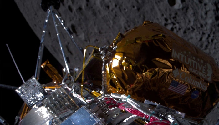 امریکی مشن چاند کے اوپر سے گزر رہا ہے / رائٹرز فوٹو